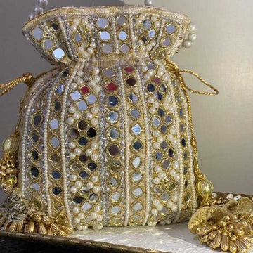 Mastani Batwa – A Royal Spell of Zardozi & Pearls For Bridal/Wedding